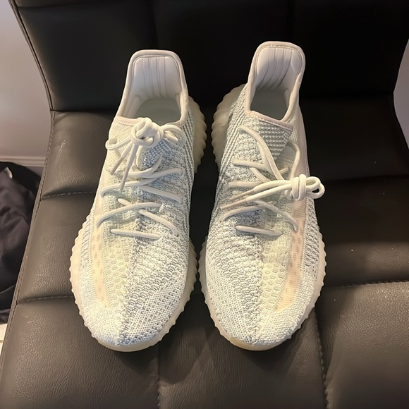 Mens Yeezy boost 350 V2 light blue - Picture 2 of 4